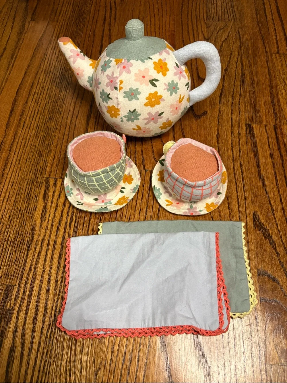 Pillowfort Plush Floral Teapot and Cup Set